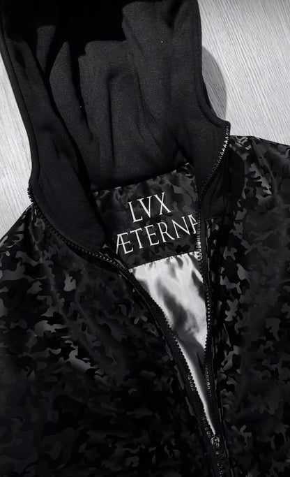 CHAQUETA NEGRA CAMUFLADA LVX ETERNA