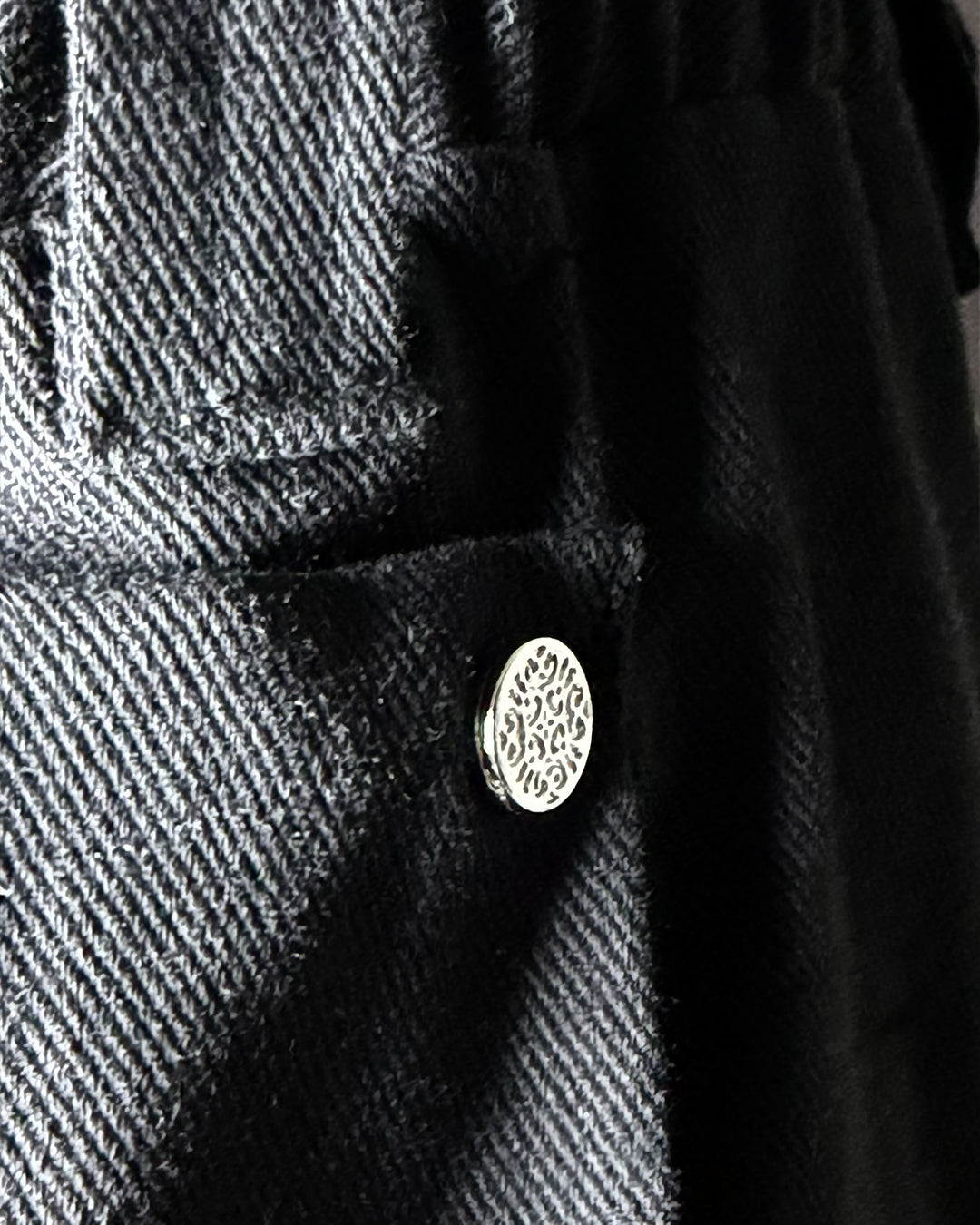 PANTALÓN ORNAMENTO — NEGRO