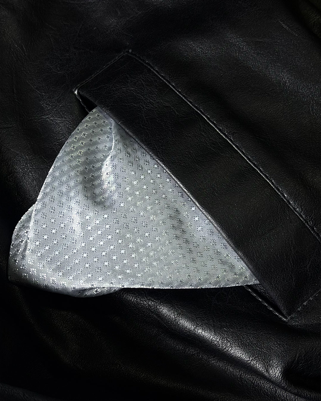 CHAQUETA NEGRA ORNAMENTO