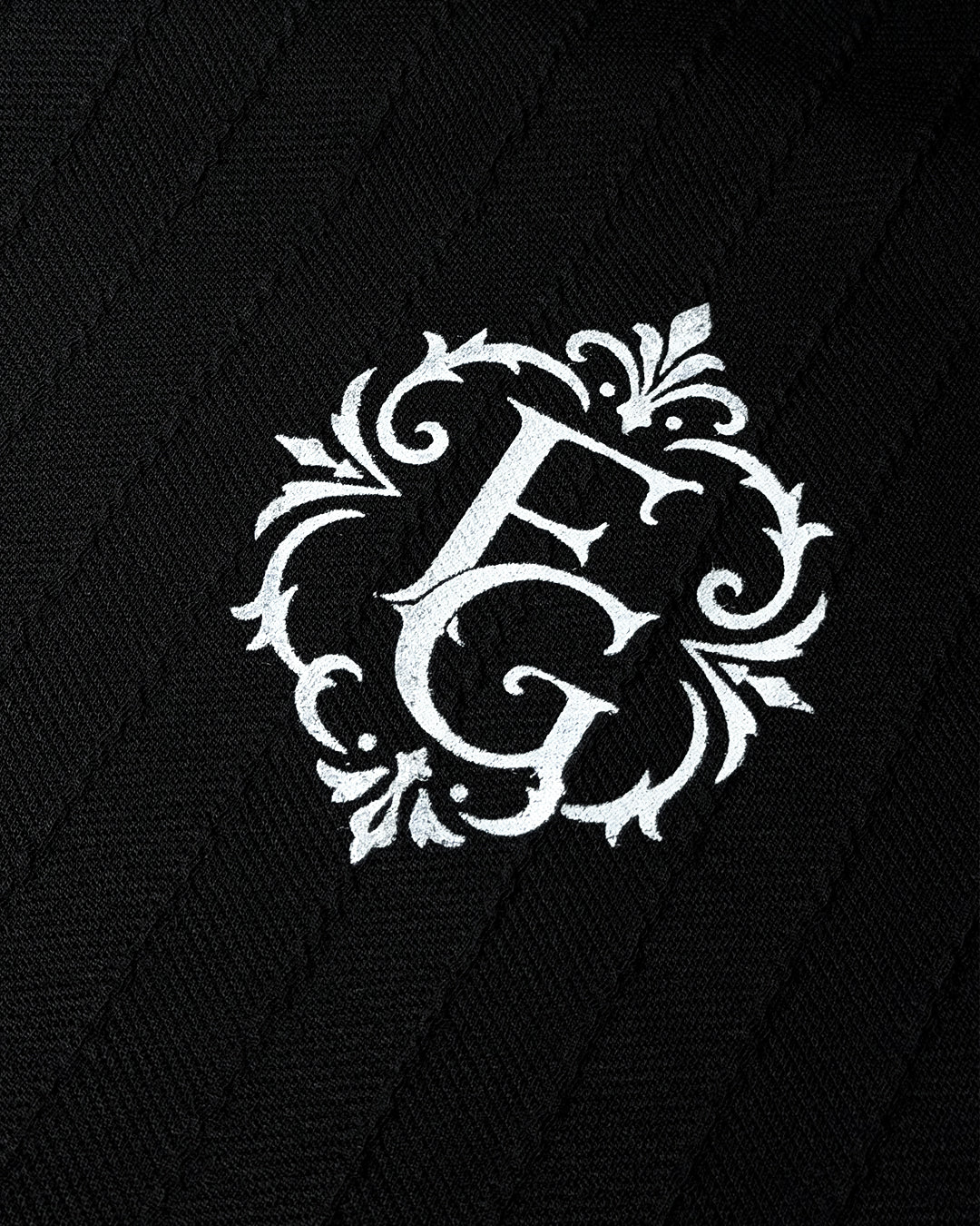 BLUSA ORNAMENTO — NEGRA